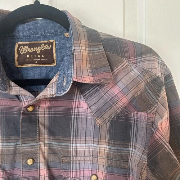 Wrangler Retro Plaid Button-Up Shirt - Picture 2 of 9
